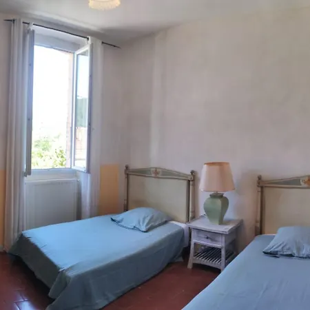 Holiday home Maison Avec Piscine Entre Gard Et Ardeche *