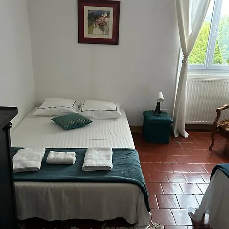 Holiday home Maison Avec Piscine Entre Gard Et Ardeche *